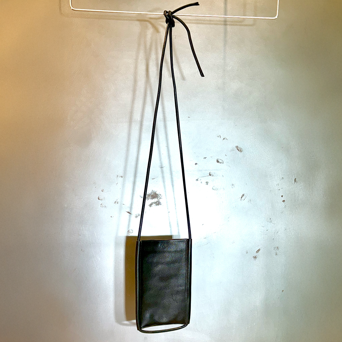 tasche  handytasche trippen  cablebag mag- schwarz 